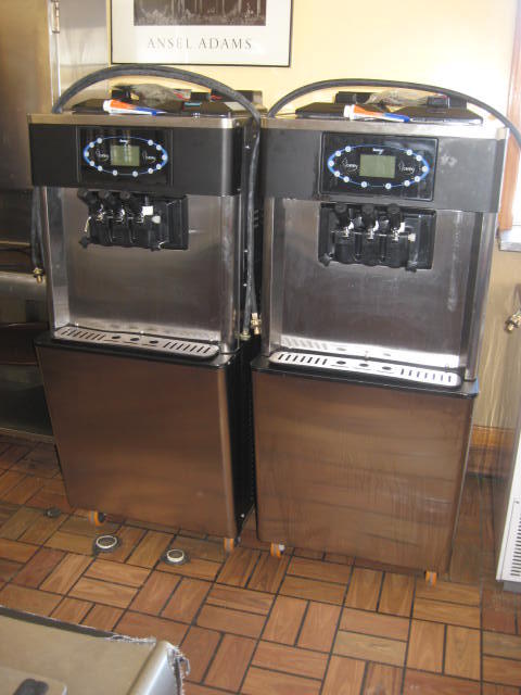 RESTAURANT EQUIPMENT AUCTION - ICE CREAM EQUIPMENT - REFRIGERATION - FURNITURE - COLLECTIBLES Auction