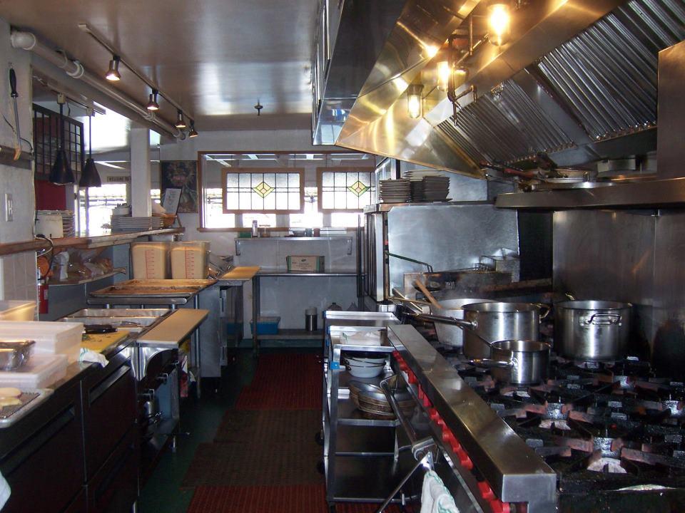 TIMED ONLINE AUCTION KITCHEN & REFRIGERATION EQUIPMENT - FURNITURE Auction