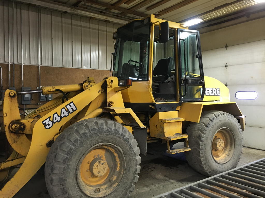 TIMED ONLINE AUCTION 2014 WOOD-MIZER SAWMILL - 1998 JD 344H LOADER Auction