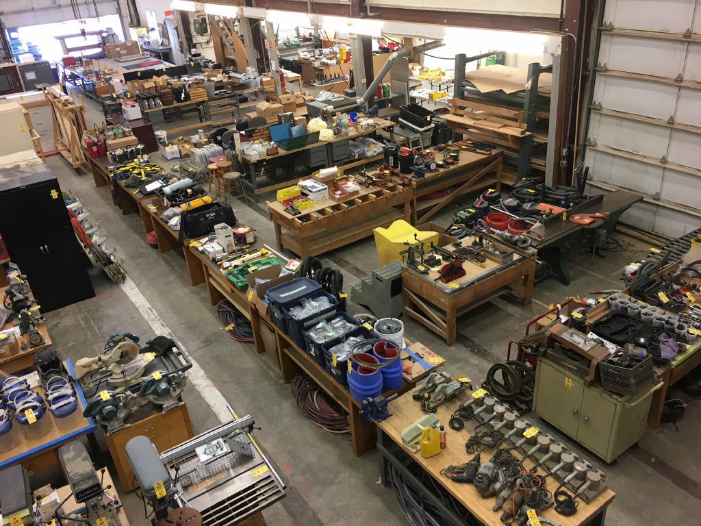 TIMED ONLINE AUCTION WOODWORKING - WELDING - FIBERGLASS EQUIPMENT Auction