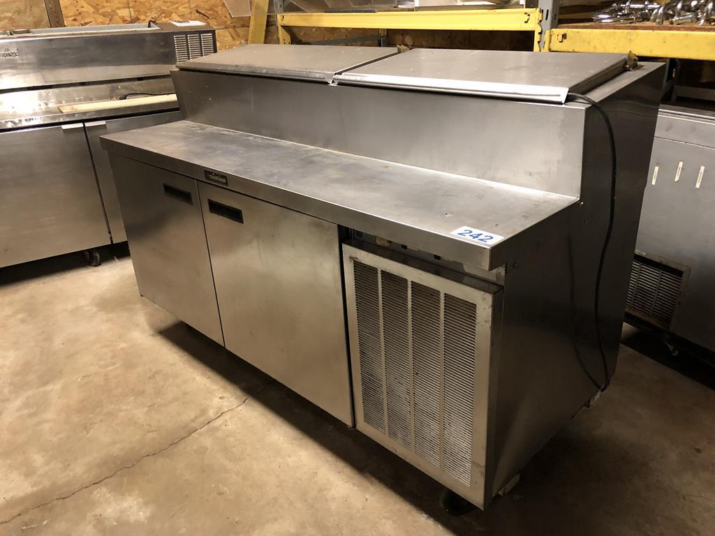 TIMED ONLINE AUCTION FORKLIFTS - VAN TRAILERS - RESTAURANT EQUIPMENT Auction