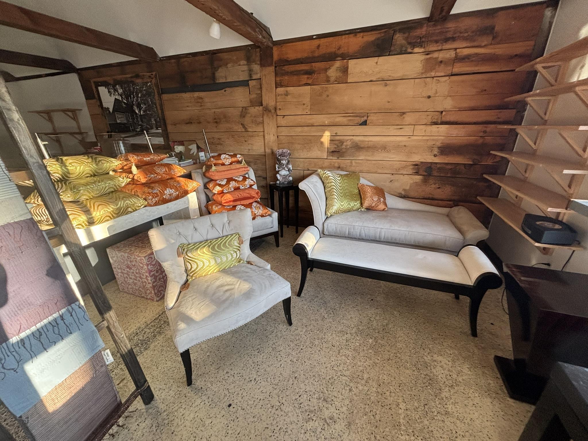 PUBLIC TIMED ONLINE AUCTION FURNITURE INVENTORY LIQUIDATION Auction