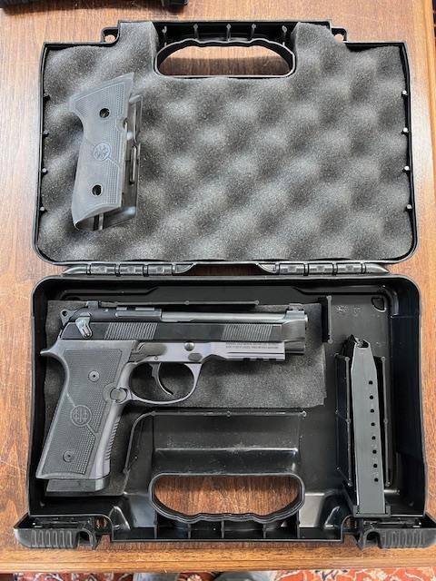 PUBLIC TIMED ONLINE ESTATE AUCTION HANDGUNS, AR-15, AMMO, ACCESSORIES Auction