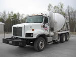 2006 Intl. Paystar 5600i 10.5 yd Mixer Truck Auction Photo