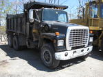 1982 Ford L8000 T/A Dump Auction Photo