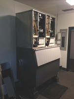 Late Model Restaurant & Lounge Equipment - Audio & Support Equipment - Bookstore Fixtures  Auction Photo