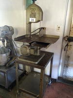 TIMED ONLINE AUCTION LARGE RESTAURANT EQUIPMENT & FURNITURE AUCTION Auction Photo