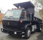 HEAVY TRUCKS - BOX TRUCKS - VEHICLES AUTOMOTIVE - REPAIR & SHOP EQUIPMENT Auction Photo