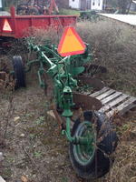 LIVE ONSITE & WEBCAST, FARM TRACTORS - IMPLEMENTS - VEHICLES & SUPPORT EQUIPMENT Auction Photo