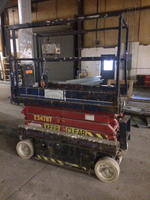 2002 SKYJACK 3219 SCISSOR LIFT