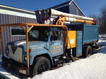 Lot 9 - 1988 Intl. S1900 Bucket Truck Auction Photo