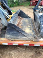 Lot 1  2011 John Deere 333DT Auction Photo