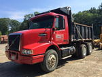 2002 VOLVO TANDEM AXLE DUMP TRUCK
