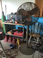 Pedestal Fan Auction Photo