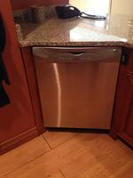 TIMED ONLINE AUCTION 275+ NEW BRAND NAME APPLIANCES - FLOOR MODELS  Auction Photo