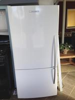 TIMED ONLINE AUCTION 275+ NEW BRAND NAME APPLIANCES - FLOOR MODELS  Auction Photo