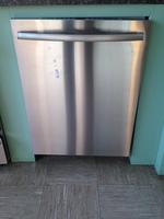 TIMED ONLINE AUCTION 275+ NEW BRAND NAME APPLIANCES - FLOOR MODELS  Auction Photo