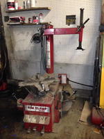 AUTOMOTIVE REPAIR EQUIPMENT - FORKLIFT - SHOP EQUIPMENT - COLLECTIBLES - BOAT - VINYL SIDING Auction Photo