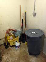 MISC. CLEANING LOT Auction Photo