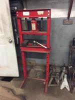 RETIREMENT AUCTION - COMPLETE LIQUIDATION OF FRITZ'S TIRE, INC. AUTO LIFT - TIRE MACHINES     Auction Photo