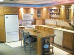 GLENWOOD CABINETRY OAK, MOCHA STAIN Auction Photo