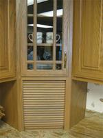 GLENWOOD CABINETRY OAK, MOCHA STAIN Auction Photo
