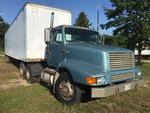1989 INTERNATIONAL ROAD TRACTOR Auction Photo