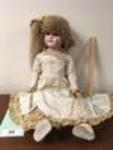 TIMED ONLINE AUCTION COLLECTIBLE FIGURENES - STEIFF - DOLLS - QUILTS Auction Photo