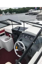1992 CROWN LINE 22FT BOAT Auction Photo