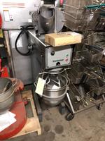 (2) IMPORTANT RESTAURANT EQUIPMENT AUCTIONS Auction Photo