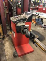 PUBLIC TIMED ONLINE AUCTION AUTO REPAIR EQUIP - SNAP-ON BOXES - LIFTS Auction Photo