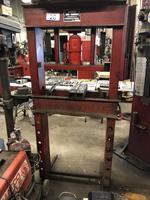 PUBLIC TIMED ONLINE AUCTION AUTO REPAIR EQUIP - SNAP-ON BOXES - LIFTS Auction Photo