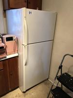 TIMED ONLINE AUCTION SEACOAST INN FURNISHINGS & DECOR - GLASSWARE Auction Photo