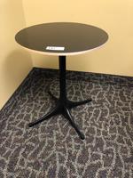 PEDESTAL TABLE Auction Photo