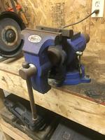 BENCH VISE Auction Photo