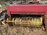 NEW HOLLAND HAYLINER 315 SQUARE BALER Auction Photo