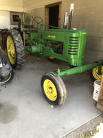 JOHN DEERE B WIDE FRONT END TRACTOR Auction Photo