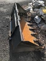 84 Bucket attachment Auction Photo