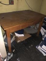 1 LOT: (2) WORK TABLES, FOLDING CHAIR, MID-BACK SWIVEL OFFIC Auction Photo