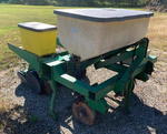 JOHN DEERE 7000 2-ROW CORN PLANTER Auction Photo