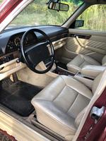1989 MERCEDES-BENZ 300SE SEDAN INTERIOR Auction Photo