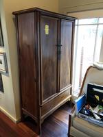 TIMED ONLINE AUCTION 2014 MERCEDES SEDAN - DESIGNER FURNISHINGS - ART Auction Photo