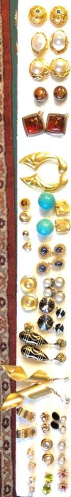 TIMED ONLINE AUCTION 2014 MERCEDES SEDAN - DESIGNER FURNISHINGS - ART Auction Photo