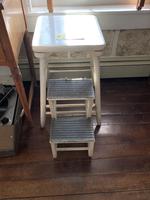 TIMED ONLINE AUCTION TAXIDERMY - ANTIQUES - COLLECTIBLES  Auction Photo