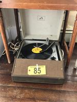 TIMED ONLINE AUCTION TAXIDERMY - ANTIQUES - COLLECTIBLES  Auction Photo