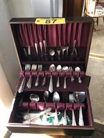 TIMED ONLINE AUCTION TAXIDERMY - ANTIQUES - COLLECTIBLES  Auction Photo