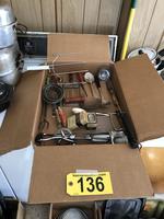 TIMED ONLINE AUCTION TAXIDERMY - ANTIQUES - COLLECTIBLES  Auction Photo