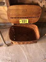 TIMED ONLINE AUCTION TAXIDERMY - ANTIQUES - COLLECTIBLES  Auction Photo