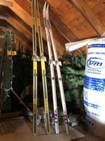 TIMED ONLINE AUCTION  YAMAHA BABY GRAND PIANO - FURNITURE - SILVER Auction Photo