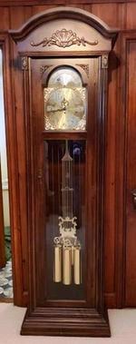 TIMED ONLINE AUCTION  YAMAHA BABY GRAND PIANO - FURNITURE - SILVER Auction Photo